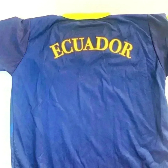 ECUADOR FIFA 2018 WORLS CUP SOCCER JERSEY #16 YOUTH SIZE 38 - Picture 10 of 10